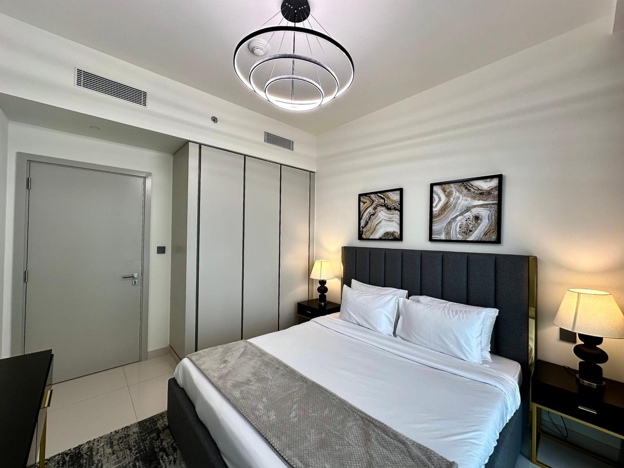 Lux Bnb I Sun Rise Bay I Palm & Sea View Daire Dubai Dış mekan fotoğraf